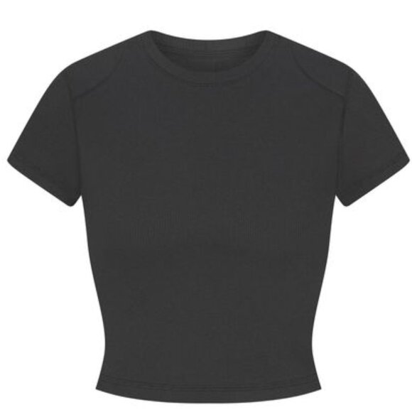 SKIMS Cotton Rib Short Sleeve Top Womens Medium Soot Black Padded Shoulder NWT - Picture 1 of 9